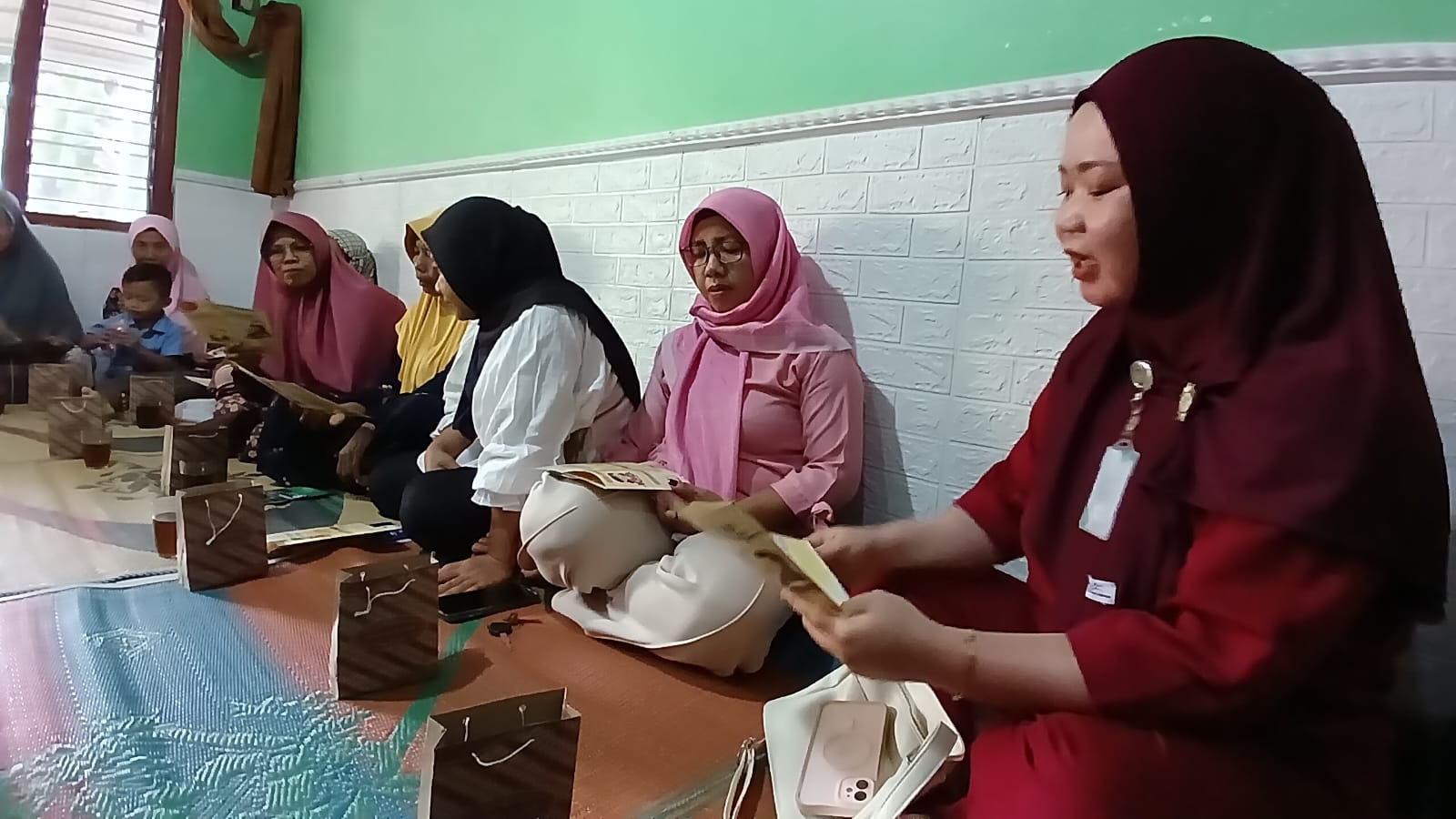 25 Februari 2025, Sosialisasi Layanan RS dan Edukasi Kesehatan serta Cek Kesehatan di Pertemuan Rutin PKH di Desa Singosari, Ambal